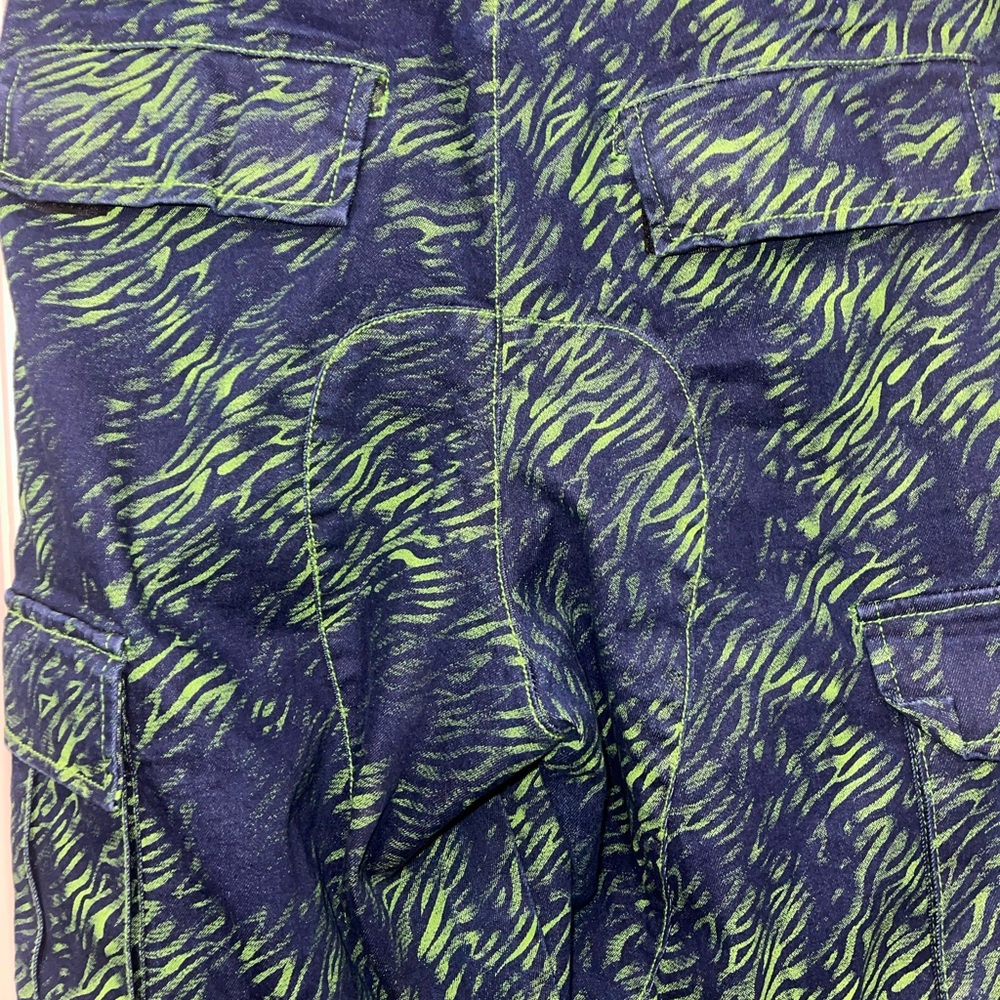 I.AM.GIA Sinead Pant in Green Tiger - Picture 6 of 10
